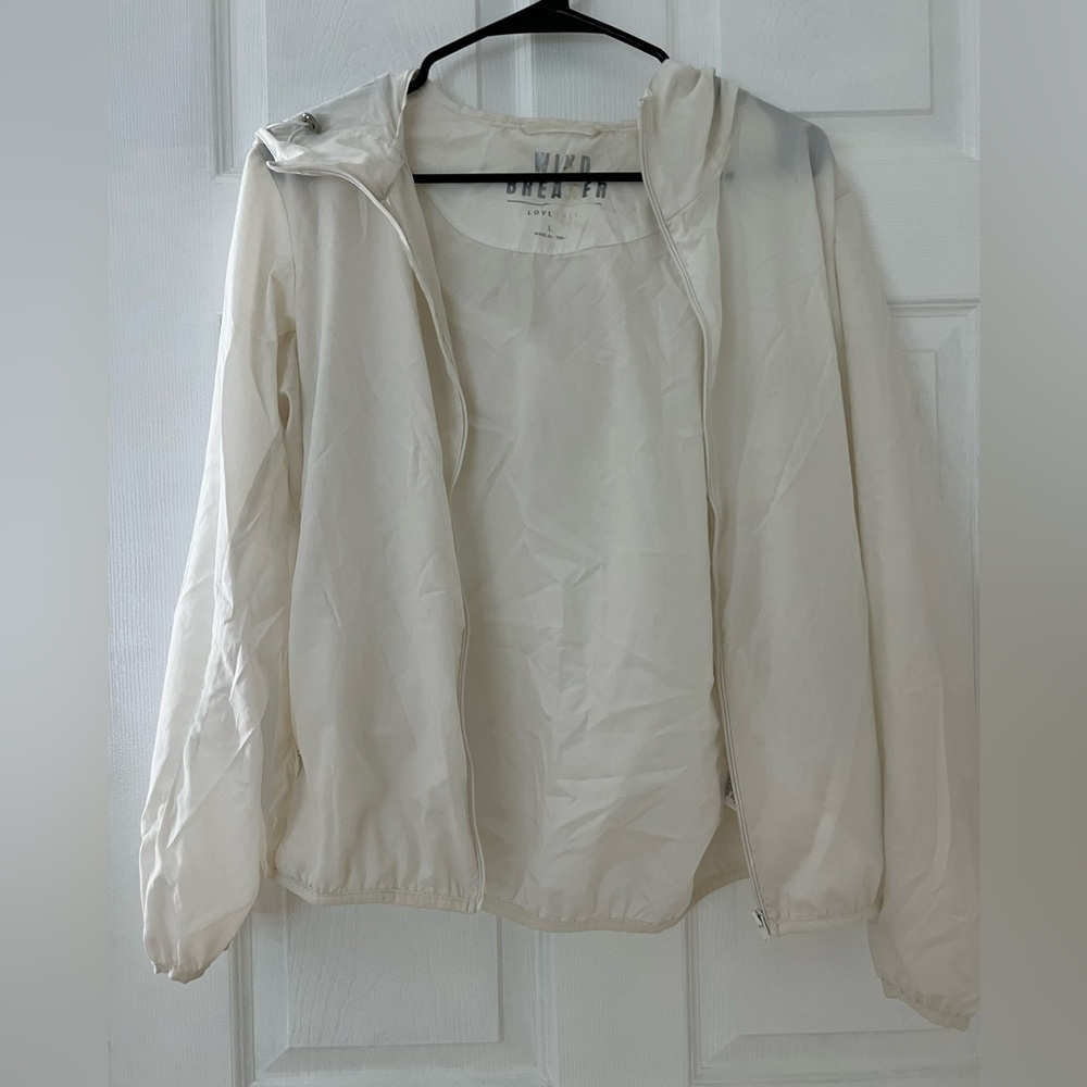 Wind breaker